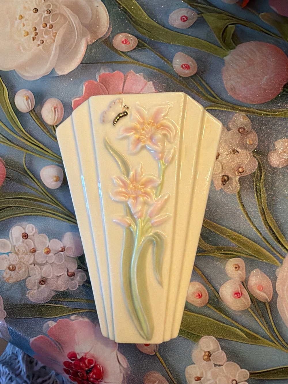 Lenox Iridescent Cream Floral Ceramic Vase